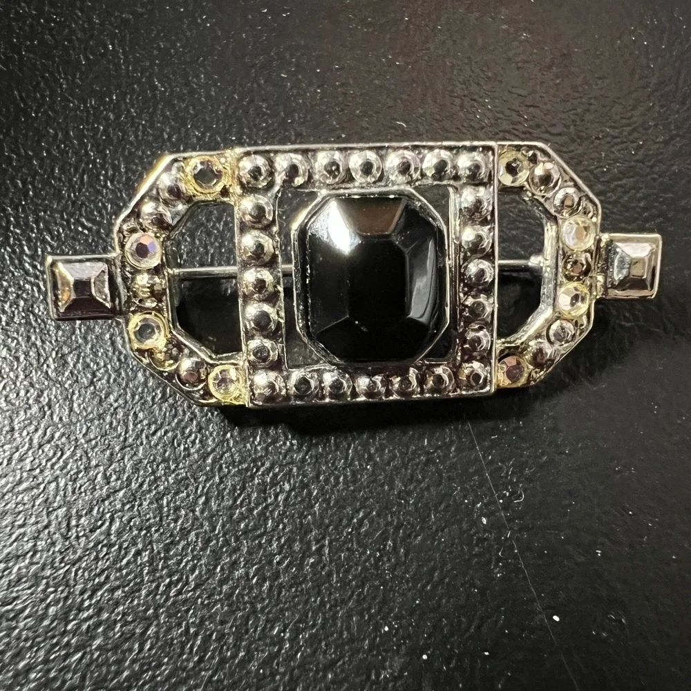 Vintage Rectangular Brooch Clear Rhinestone Black Stone‎ Center Silver Tone Pin